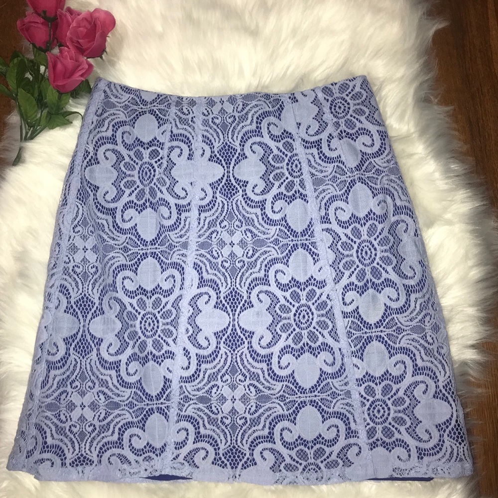✨New York & Company Lace Skirt✨